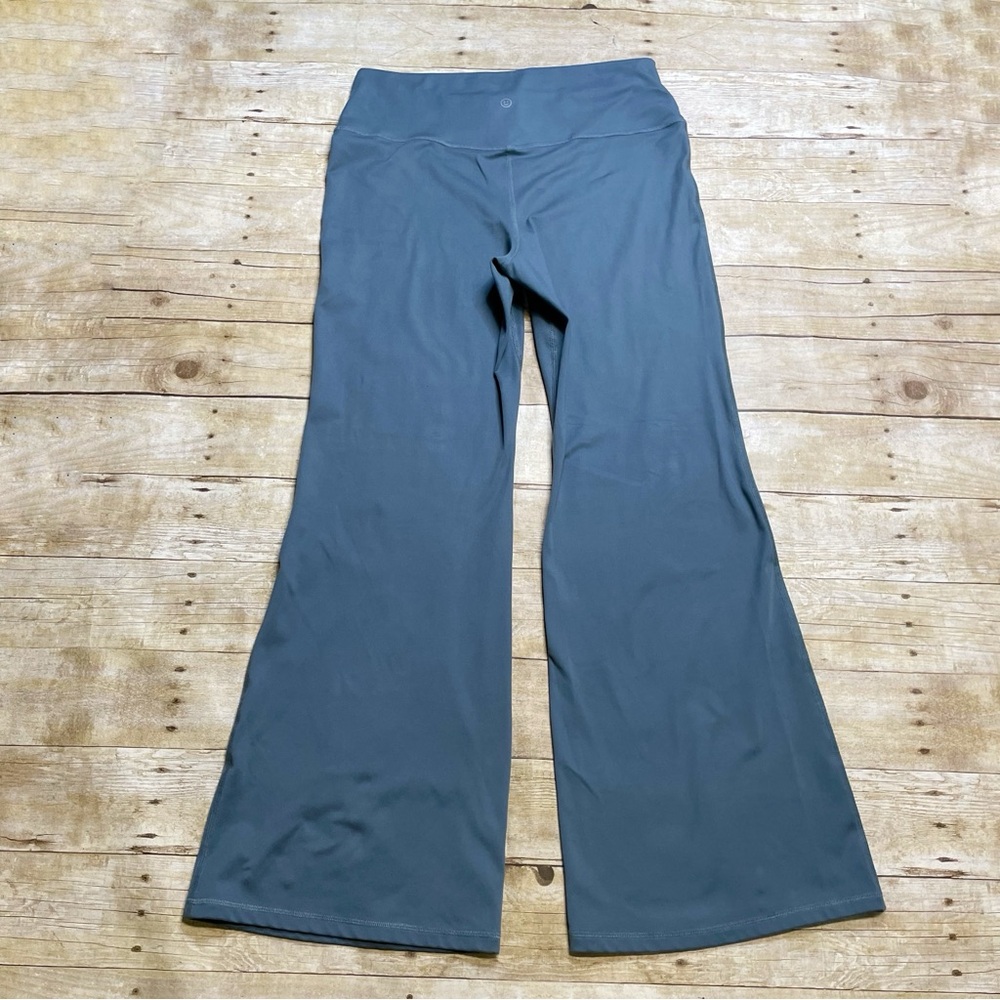 Gilly Hicks Active Recharge Blue Gray Flare Leg High Waist Legging Pants - Picture 2 of 6